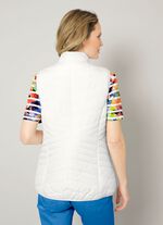 Steppweste mit Kontrastpaspelierung 