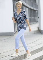 Shirt mit ausgefallener Ausschnittverarbeitung 