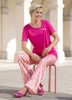 Hose in modischer Weite 