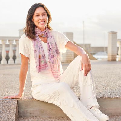 Schal mit verspieltem Dessin 