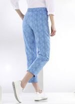 Hose in aktueller Dessinierung AZURBLAU-WEISS