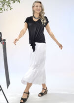 Stufenrock mit schöner Lochstickerei WEISS