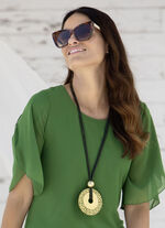 Charmante Halskette mit runder Scheibe als Anhänger 