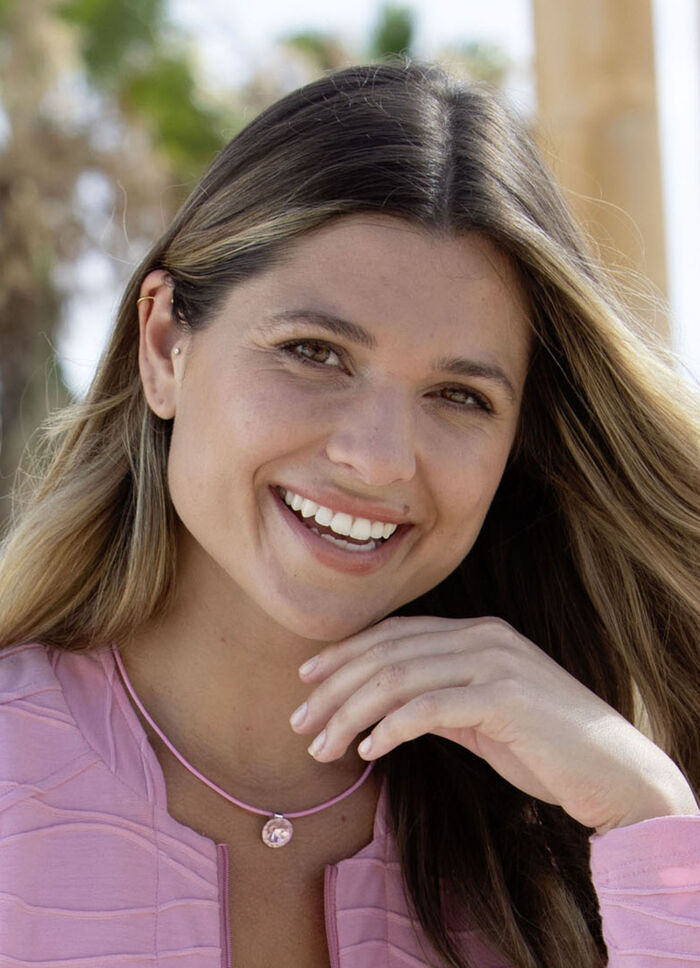 Halskette mit rosafarbenem Lederband und Rivoli-Glasstein 