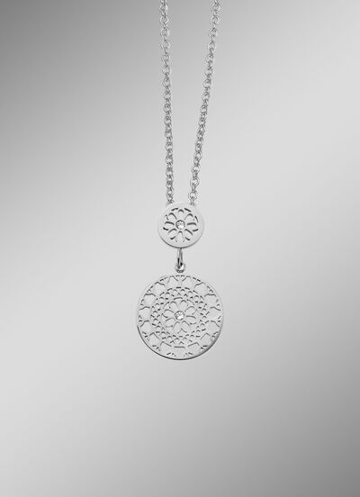 Moderner Anhänger mit Kristallen 