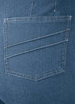 Jeans mit figurg&uuml;nstiger Teilungsnaht  