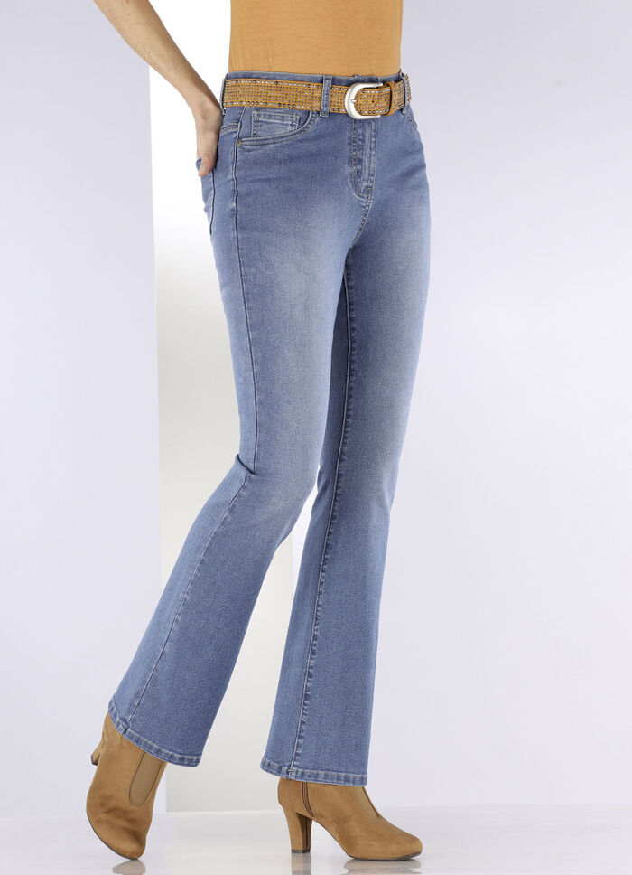 Jeans mit leicht ausgestellter Beinweite HELLBLAU