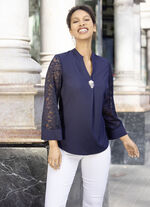 Tunika mit abnehmbarer Brosche 