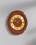 Wanduhr mit Funkuhrwerk NUSSBAUM