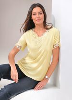 Shirt mit floraler Spitze in 5 Farben 