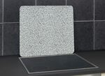 Wandblende aus Glas in Granit-Optik 
