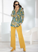 Shirt mit V-Ausschnitt mit Zierring 