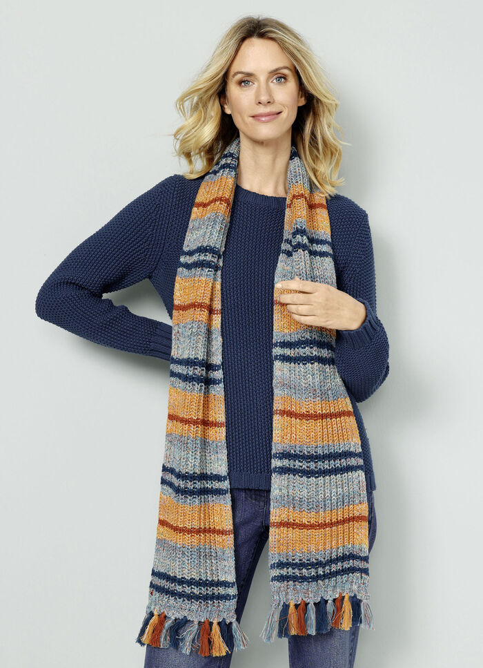 Pullover mit Schal in Grobstrick 