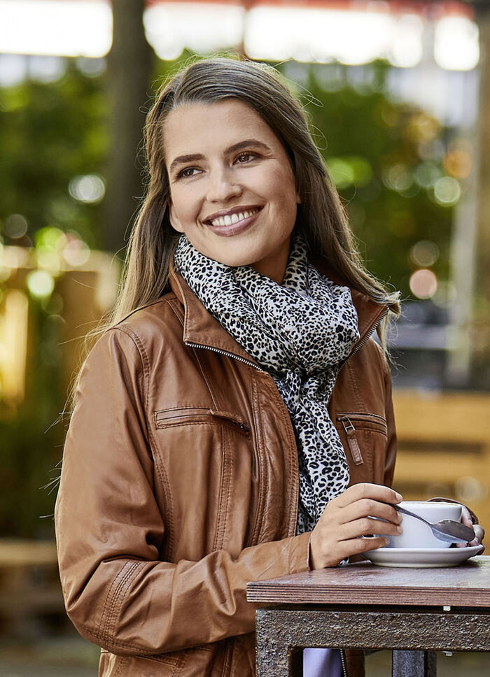 Schal mit Raubtierfell-Dessin 