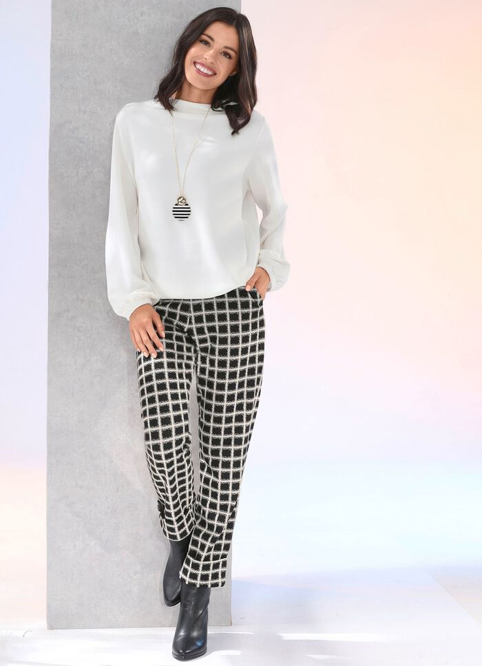 Kn&ouml;chellange Hose in bequemer Weite 