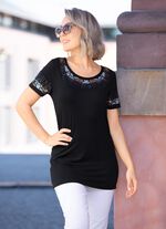 Shirt mit effektvoller Strasszier 