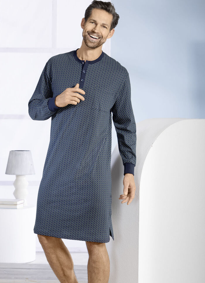 Nachthemd mit Knopfleiste und Seitenschlitzen 