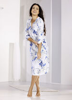 Zweierpack Nachthemden, uni und allover dessiniert mit Knopfleiste 1X ROYALBLAU, 1X WEISS-BUNT