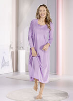 Nachthemd, kn&ouml;chellang und gebogten Abschl&uuml;ssen  