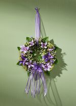 Wandkranz mit bezauberndem Textilschleifenband 