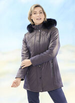 Jacke mit saphirblauem Schimmer 