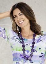 Halskette mit Schmuckelemente aus Holz 