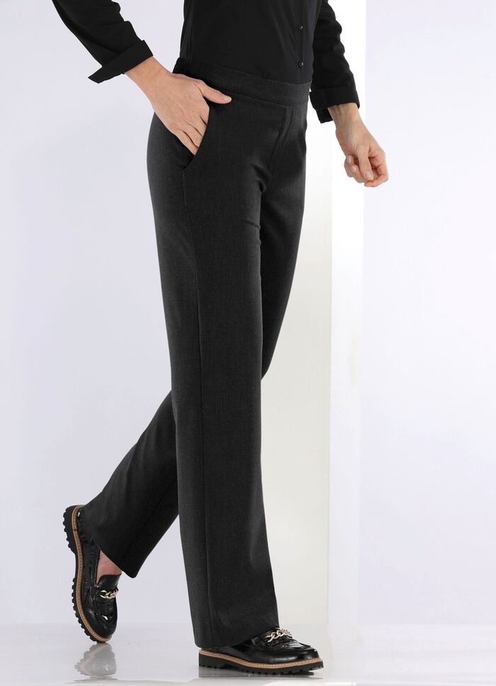 Hose in modischer Weite 