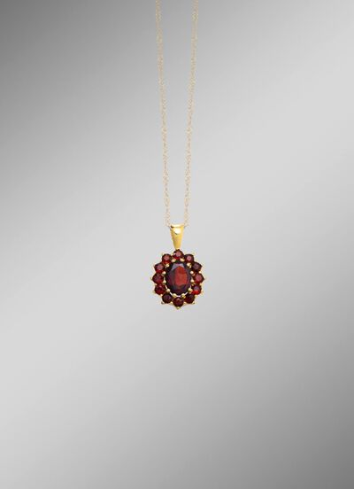 Bl&uuml;tenf&ouml;rmiger Anh&auml;nger mit Granat  