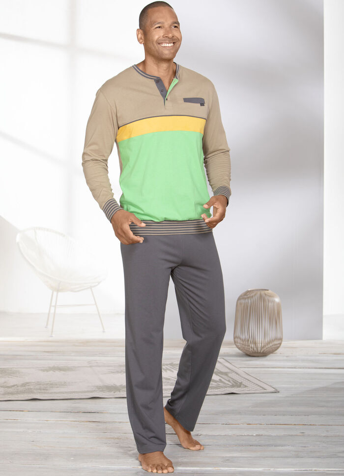 Schlafanzug mit Knopfleiste und offenen Beinabschl&uuml;sen 