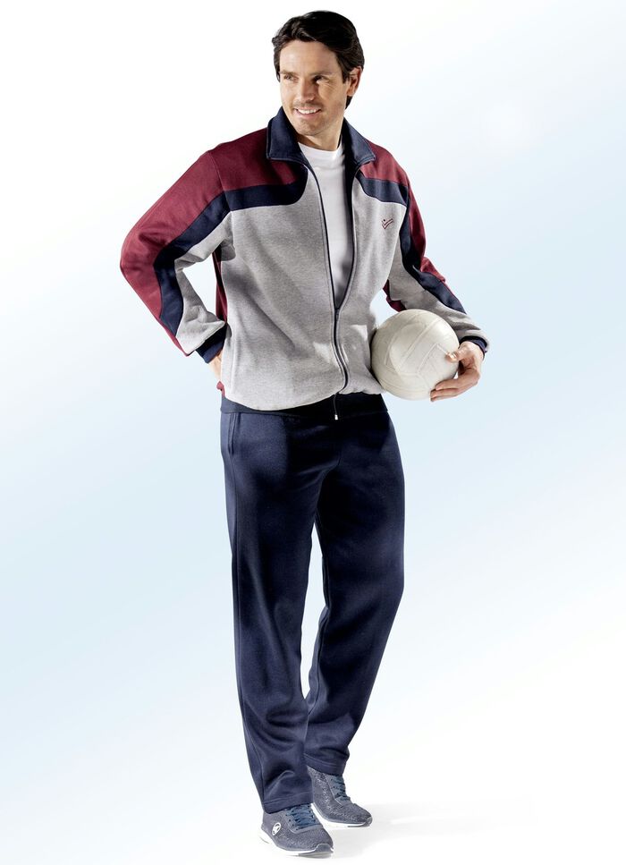 Freizeitanzug mit zwei Hosen 