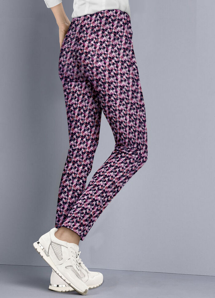 Hose in aktueller Minimaldessinierung BEERE-BUNT