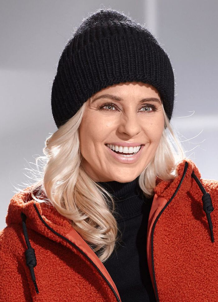 Trendige Damen-M&uuml;tze, mit Umschlag 