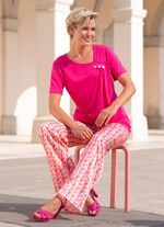 Hose in modischer Weite 