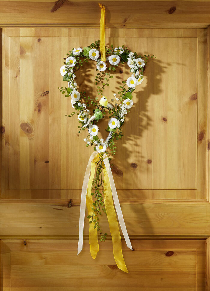 Weidenherz mit Bl&auml;ttern und Margeriten 