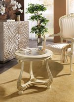 Couchtisch mit aufwendigen Schnitzereien 