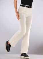 Jeans mit weitem Beinverlauf 