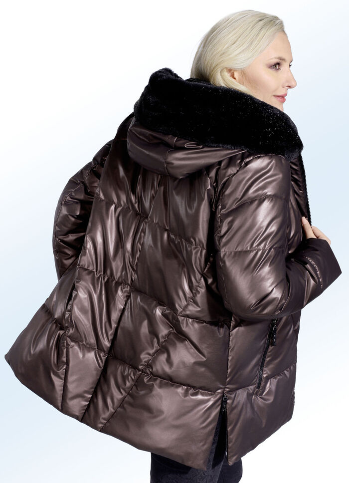 Jacke in 2 Farben mit kuschelweicher Kunstpelz-Innenausstattung in der festen Kapuze 