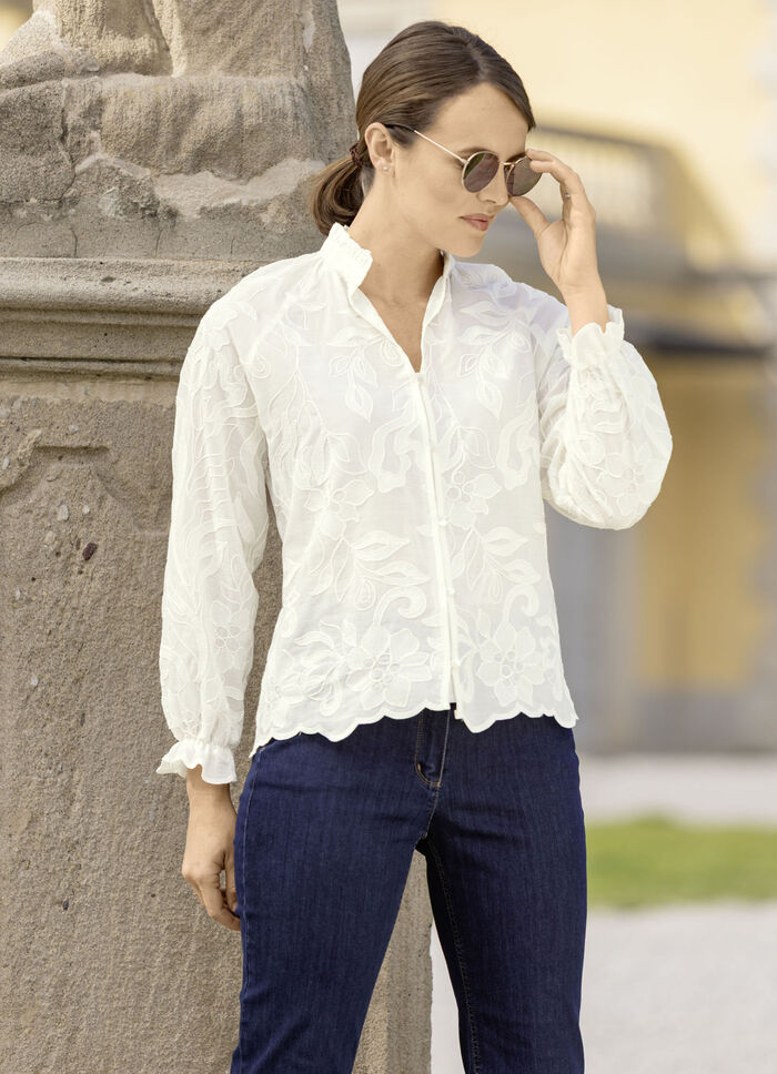 Bluse mit Rüschenzier 