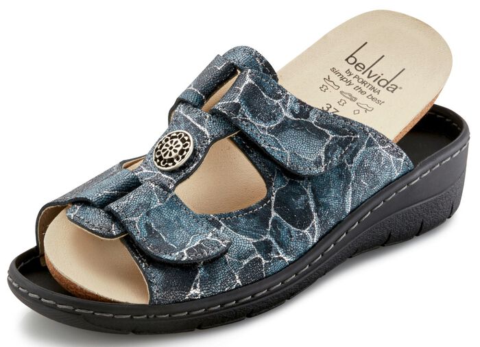 Pantolette aus gl&auml;nzend gepr&auml;gtem und bedrucktem Veloursleder 