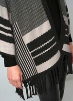 Poncho-Strickjacke in Jacquard-Dessin 
