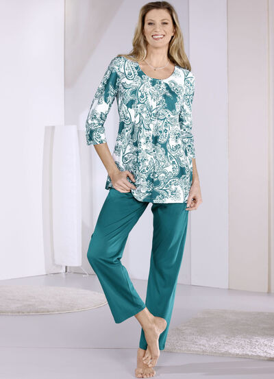 Schlafanzug mit 3/4 langen Ärmeln und langer Hose  