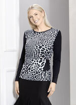 Extravagantes Shirt mit Schmuckring und Schleife 