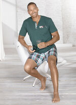 Shorty mit Knopfleiste und Brusttasche 