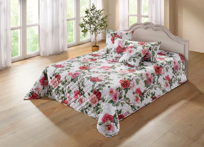 Tagesdecke und Kissenbez&uuml;ge mit Rosen- Motiven 