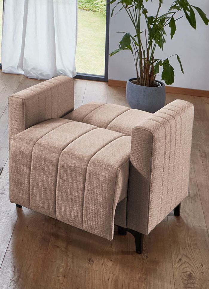 Frei im Raum aufstellbare Polsterm&ouml;bel mit Bettfunktion 