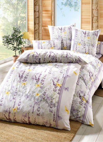 Bettwäsche-Garnitur mit farbenfroher Lavendelwiese 