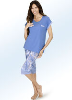 Laurina Schlafanzug aus BIO-Baumwolle mit kurzen Ärmeln, wadenlanger Hose sowie offenen Beinabschlüssen 