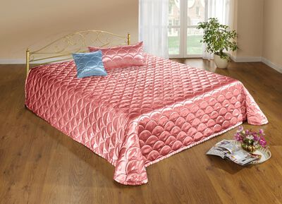 Edel gl&auml;nzende Tagesdecke und Kissenbez&uuml;ge mit Steppung in Muscheloptik 