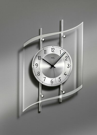 Wanduhr mit Funkuhrwerk 