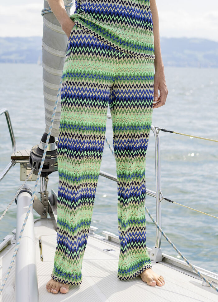 Hose in modischer Weite 